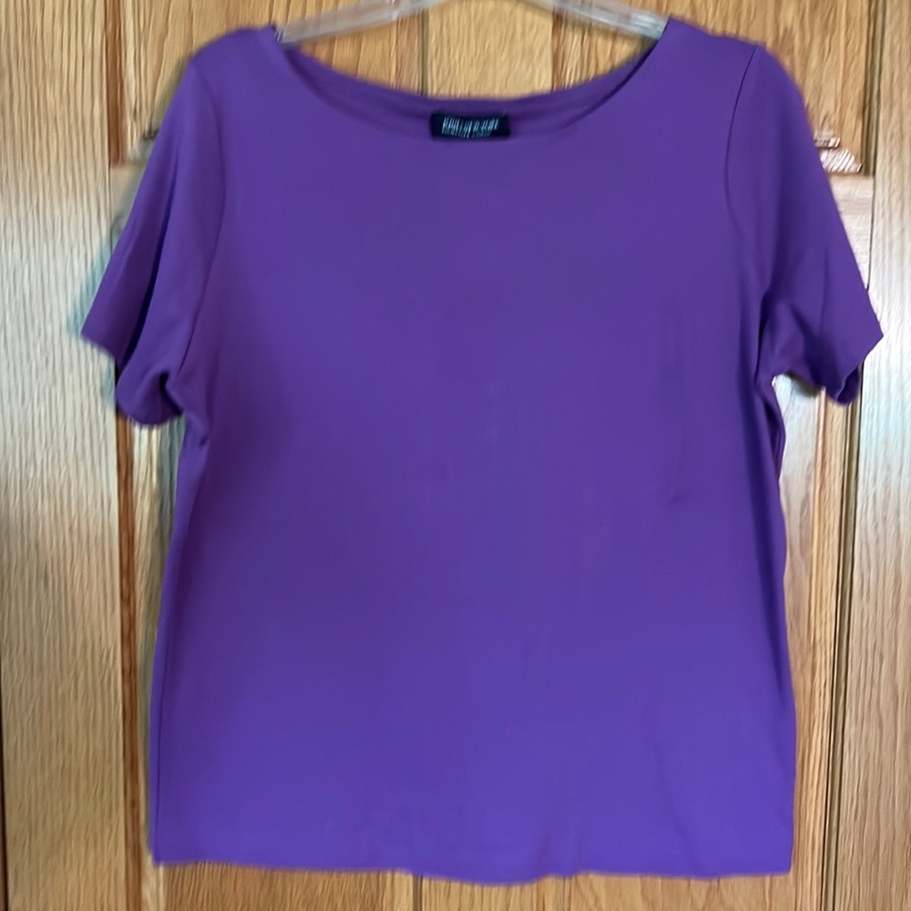 Jones New York purple short sleeve tee. NWT. Size 2X but fits 1x